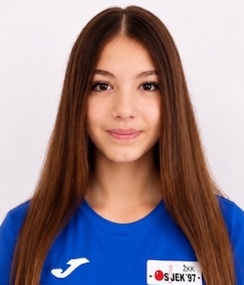 Laura Vajda